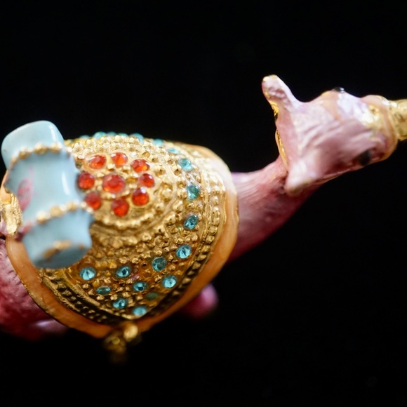 Cute Pink Camel Ring Protector - Picture 2 of 8